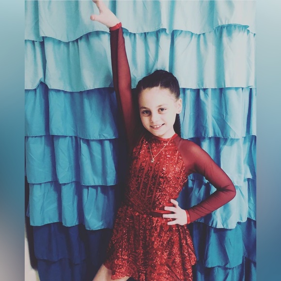 Red hot Dance costume - Picture 3 of 3